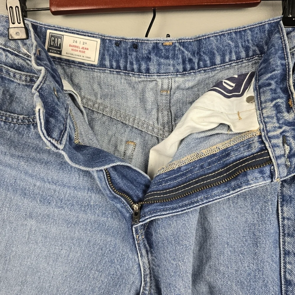 GAP barrel jean